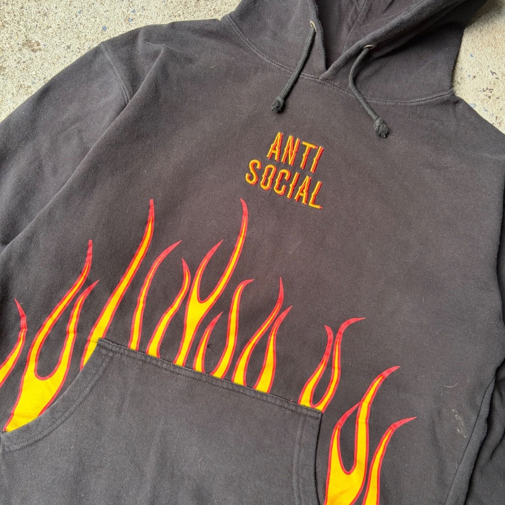 Y2K Streetwear Skater Anti Social Flame Print rue21 Hoodie Mens Large Red Yellow